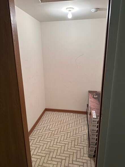 Building Photo - 1513 Raymond Dr