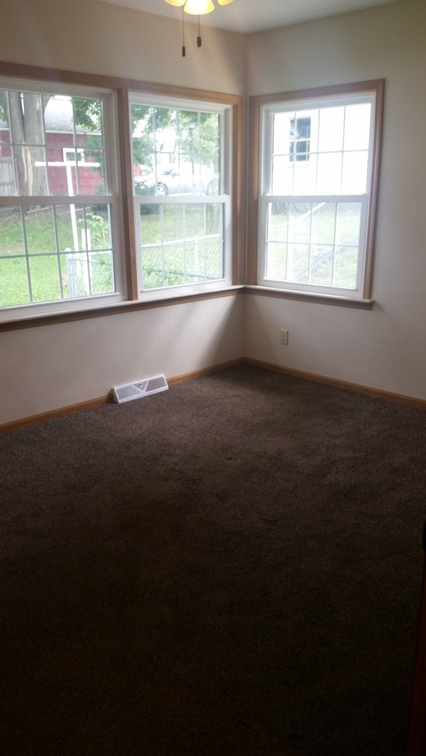 Building Photo - 3 Bedroom, 2 Bath House in Clinton, IA