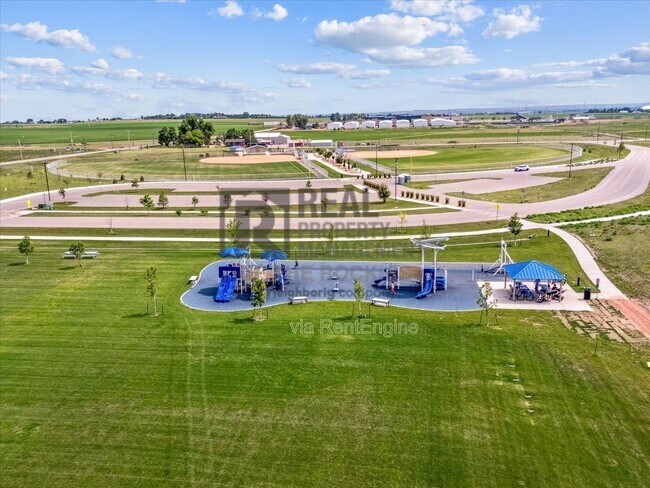 Building Photo - 920 London Wy