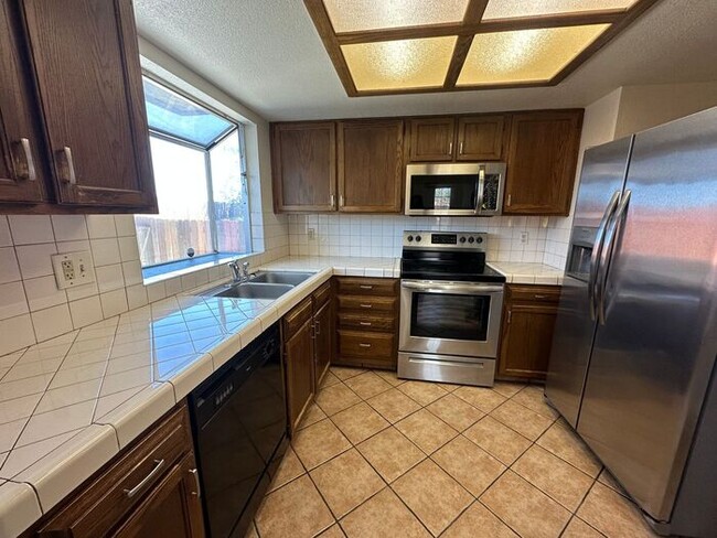 Building Photo - 2701 Pajaro Pl
