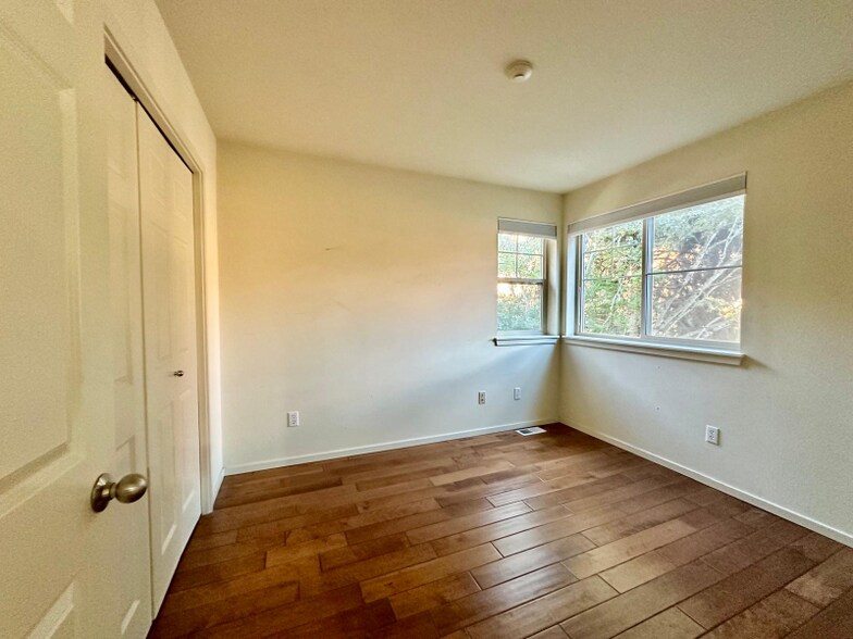 Building Photo - 9231 158th Pl NE