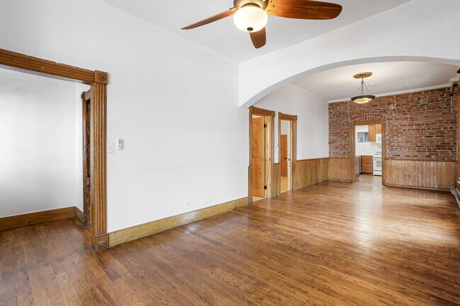 Building Photo - 2 Bedroom / 1 Bathroom - Rino / Downtown D...