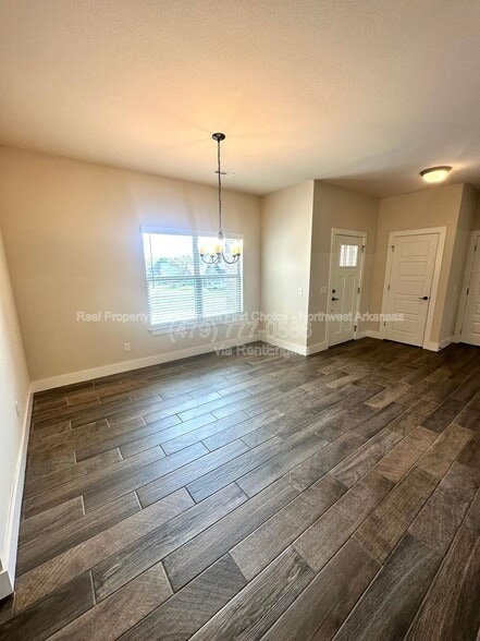 Building Photo - 3600 SW Brittany Rd