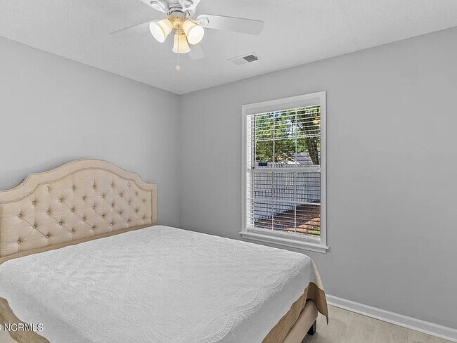 Building Photo - 11 Court 8 NW Dr