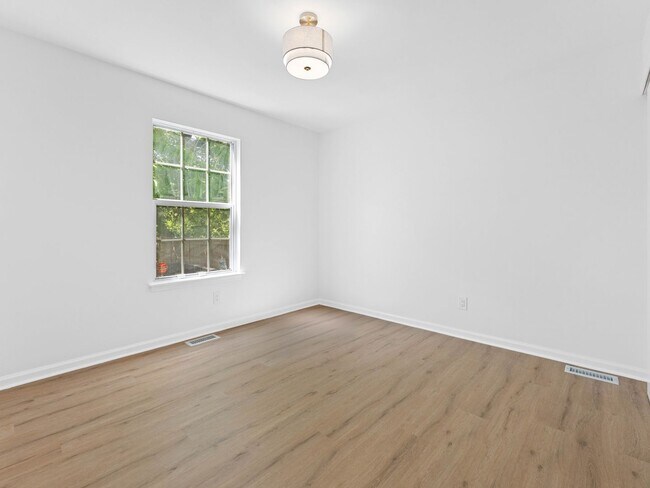 Building Photo - Fully Renovated 3-Bedroom Home with Designer Kitchen, Large Deck & Central Air in Pennsauken
