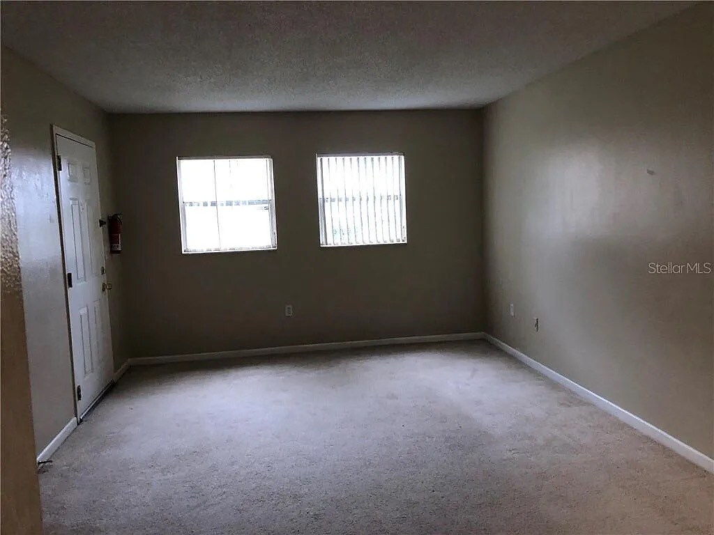 Building Photo - 836 Sky Lake Cir