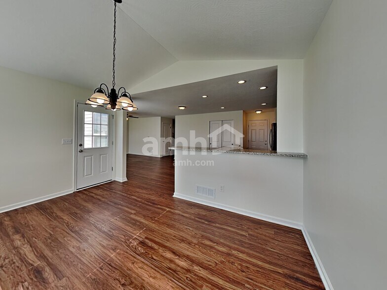 Building Photo - 109 Sandburg Dr