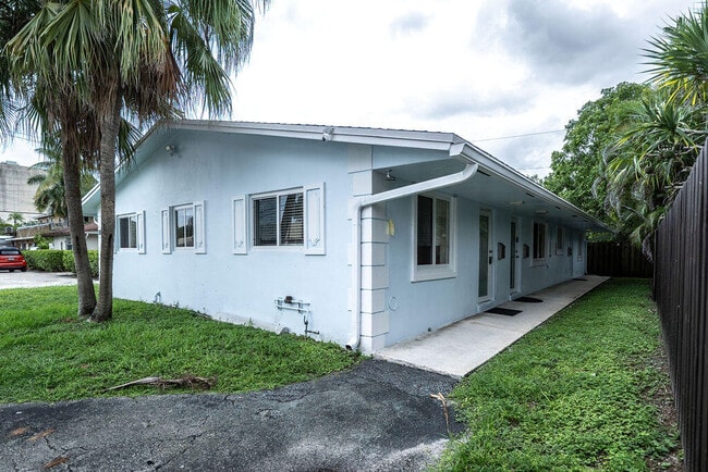 Building Photo - 750 SW 2nd St