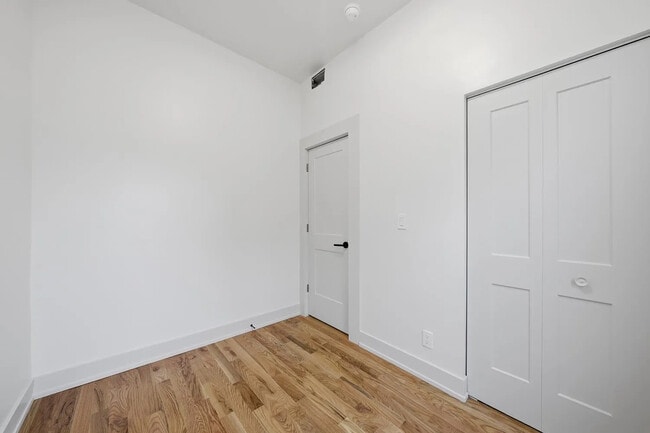 Building Photo - 1514 W Fry St