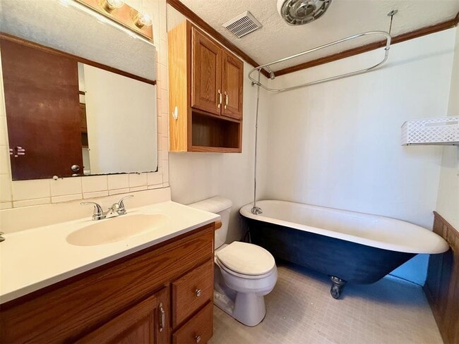 Building Photo - 214 Justin Dr