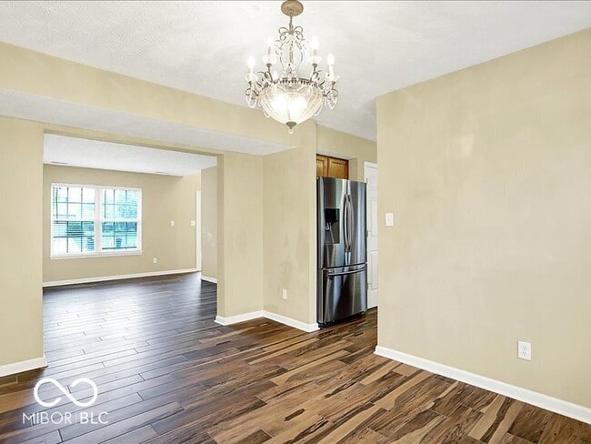 Building Photo - 7133 Silver Lake Dr
