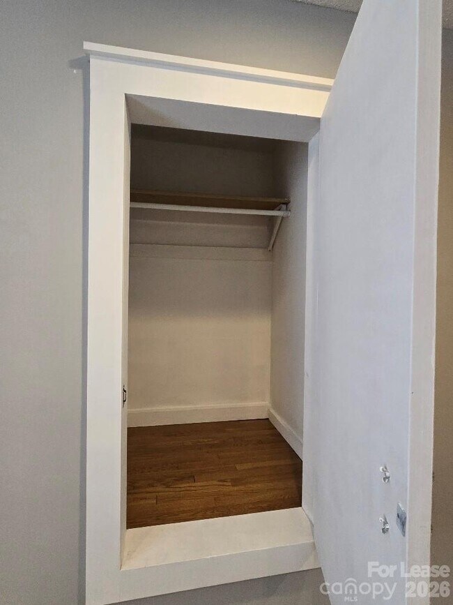 Building Photo - 3722 Park Rd