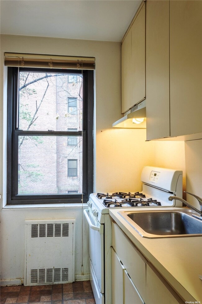 Building Photo - 109-23 71st Rd