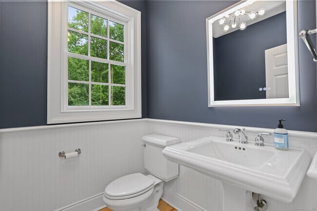 Building Photo - 5 Winthrop Hill