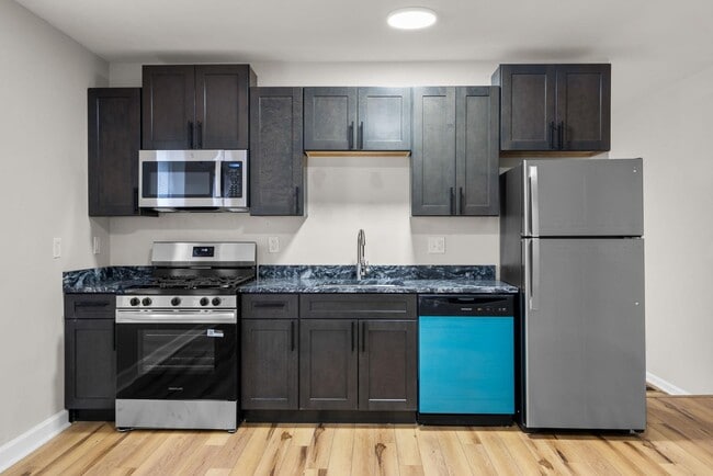 Building Photo - 2022 E Baltimore St