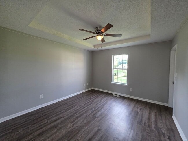 Building Photo - Comfort and Convenience Ranch Home Awaits