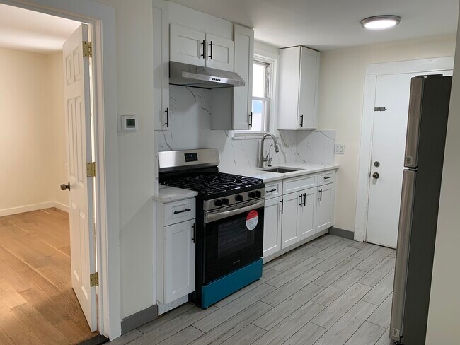 Building Photo - 424 Dixwell Ave