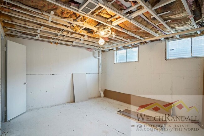 Building Photo - Beautifully Updated Single Family Home in ...