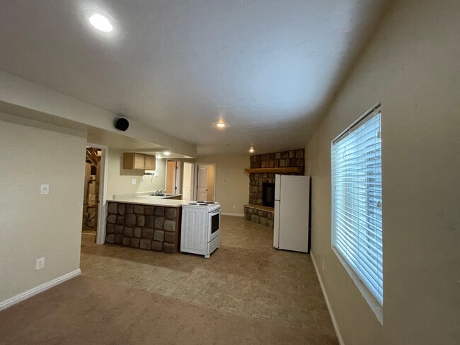 Building Photo - 1173 S 520 W St