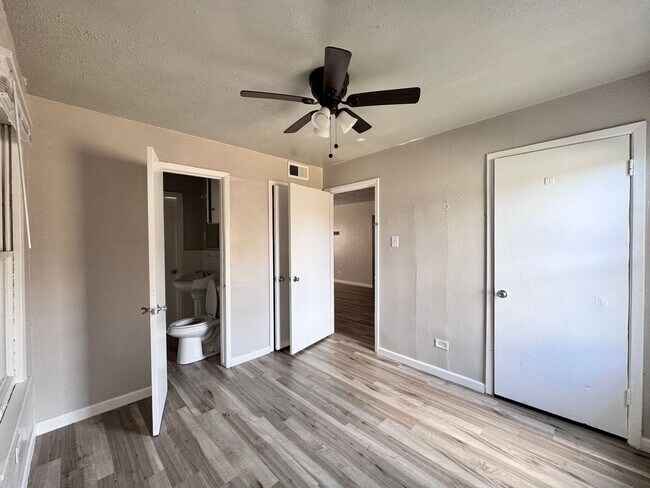 Building Photo - TWO BEDROOM APT WITH WATER PAID