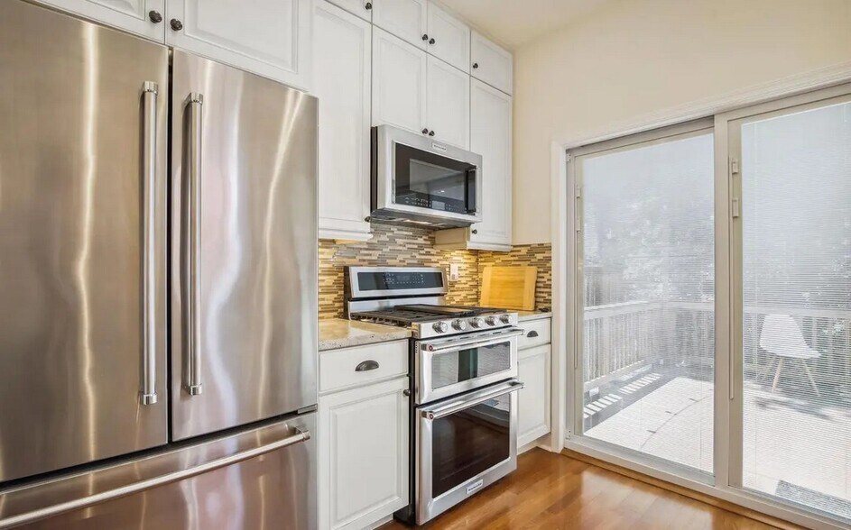 Building Photo - 1770 Hobart St NW