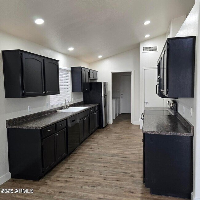 Building Photo - 11606 W Grapefruit Ct