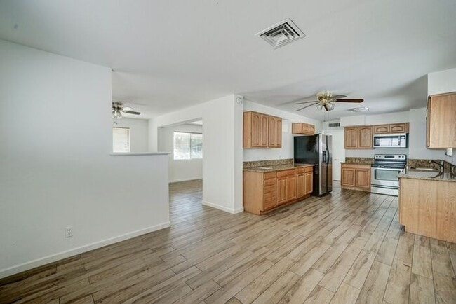 Building Photo - READY TO VIEW NOW! Charming 3-Bedroom Home Near ASU – Prime Location!