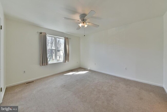 Building Photo - 2205 Ash Grove Rd