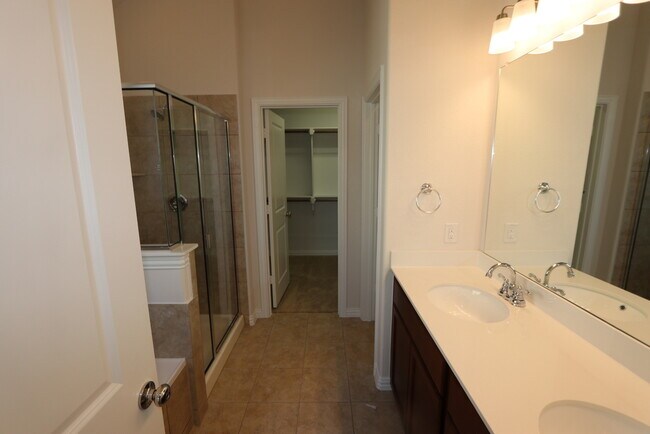 Building Photo - 5491 Mourning Dove Dr