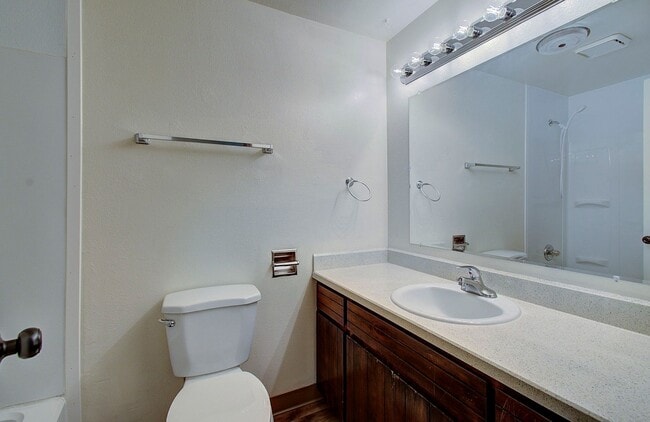 Building Photo - Coveted Cascade Park Area Split Entry Home