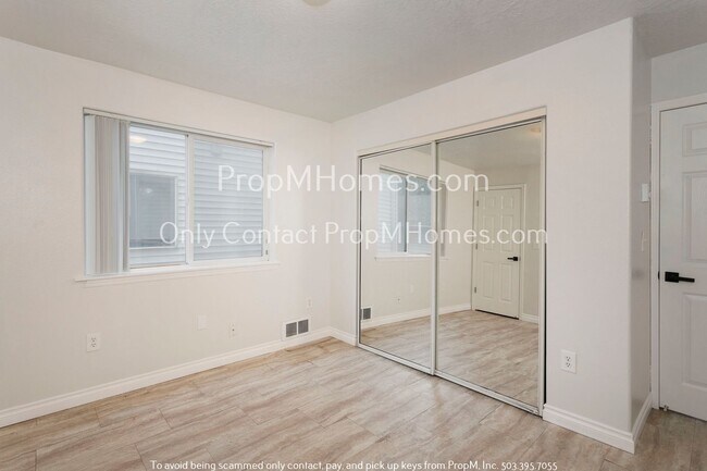 Building Photo - One Bedroom in Argay Terrace - Price Reduc...