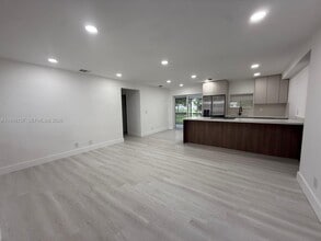 Building Photo - 5023 SW 93rd Ave