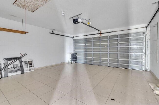 Building Photo - 2113 Jessa Dr