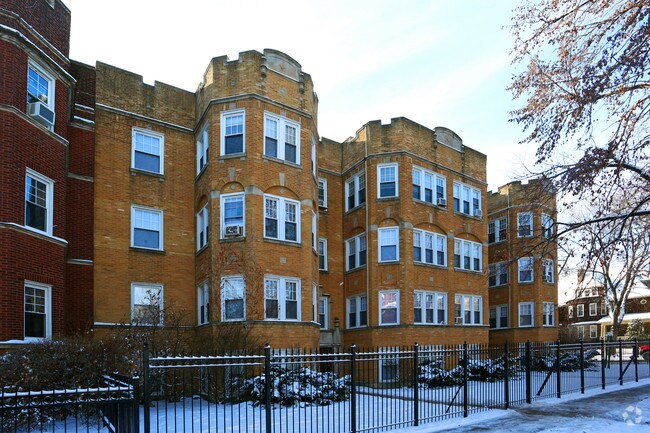 Building Photo - Chase-Paulina Apartments