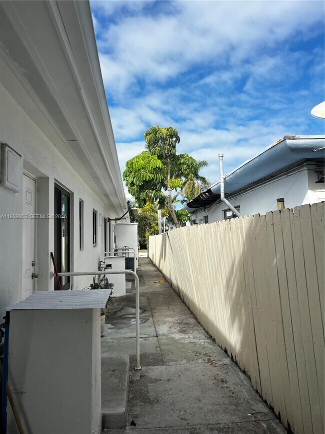 Building Photo - 650 83rd St