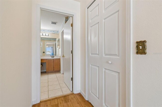 Building Photo - 12803 Longcrest Dr