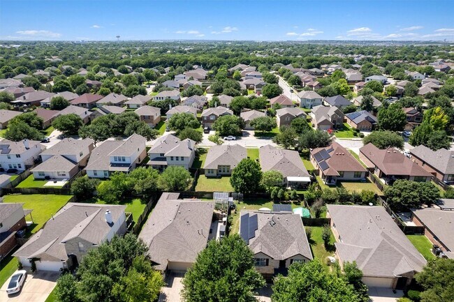 Building Photo - 1049 Regency Ln