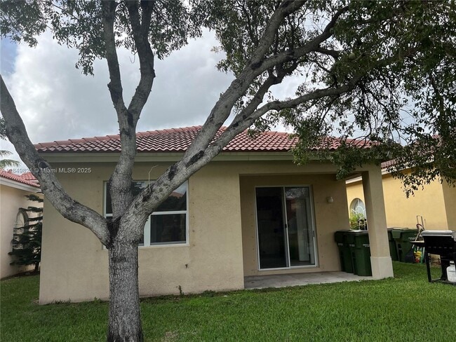 Building Photo - 1133 NE 40th Rd