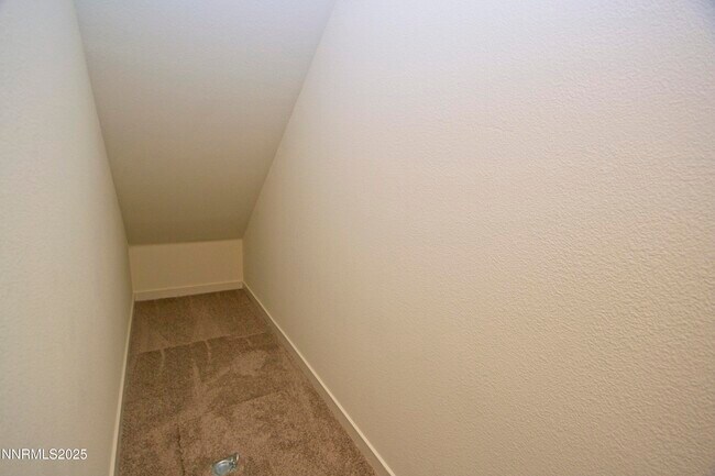 Building Photo - 843 Orchard Rock Dr
