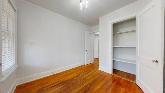 Building Photo - 305 E Ponce de Leon Ave