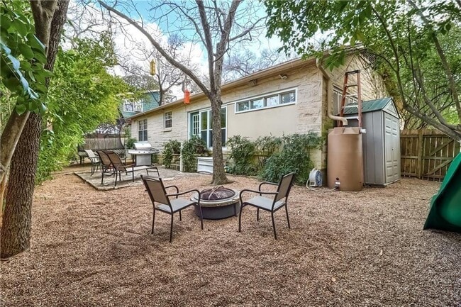 Building Photo - 1504 Hillmont St