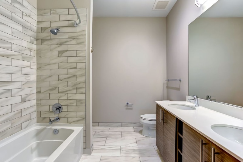 Building Photo - 1339 W Madison St