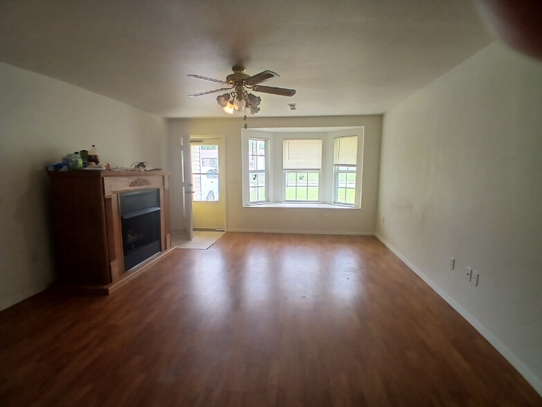 Building Photo - 316 Ewalt Ave