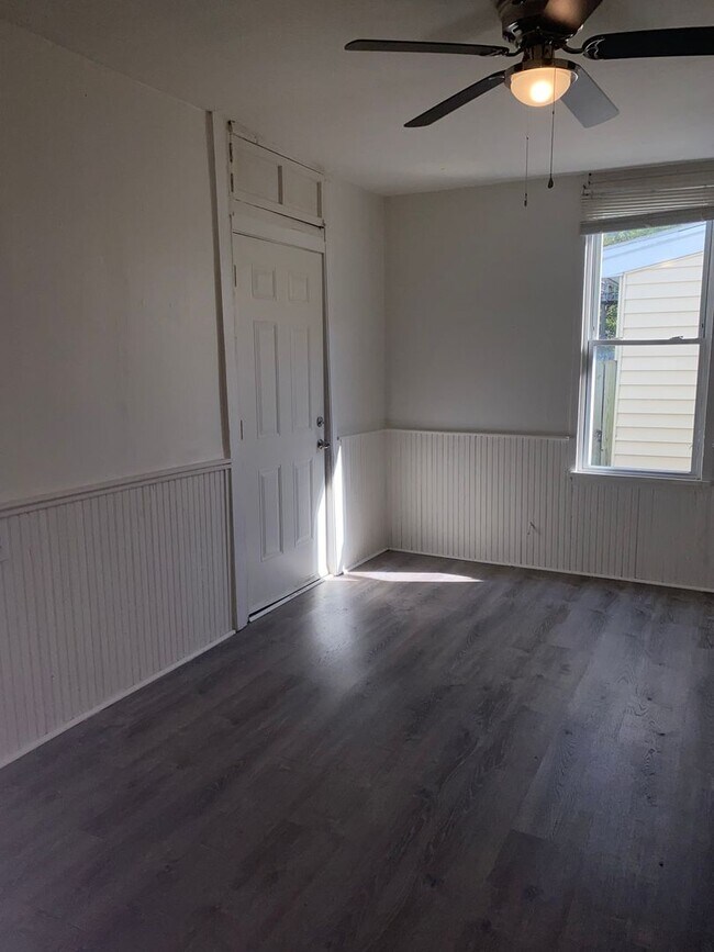 Building Photo - Coming soon- Spacious 2 bedroom home in Po...