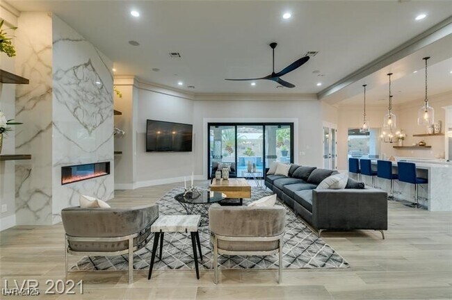 Building Photo - 794 Bolle Way