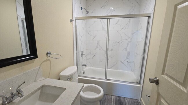 Building Photo - 71(439)