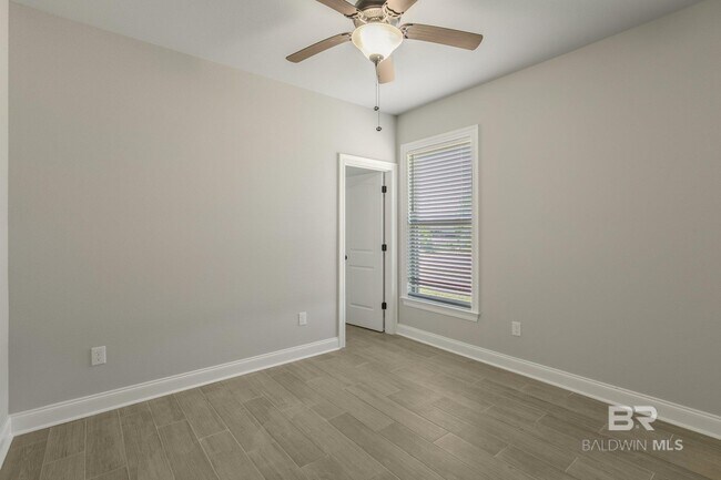 Building Photo - 1562 Fenton Cir