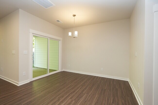 Building Photo - 3BR w/ Garage & W/D in Charlotte (28269)