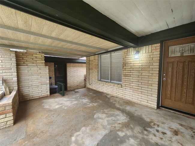 Building Photo - 1165 Lake St