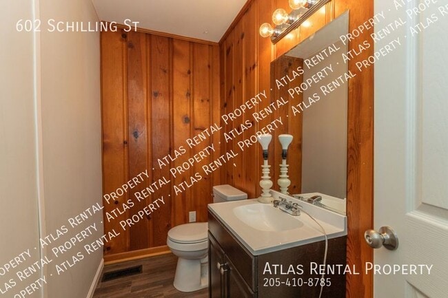 Building Photo - 602 Schilling St